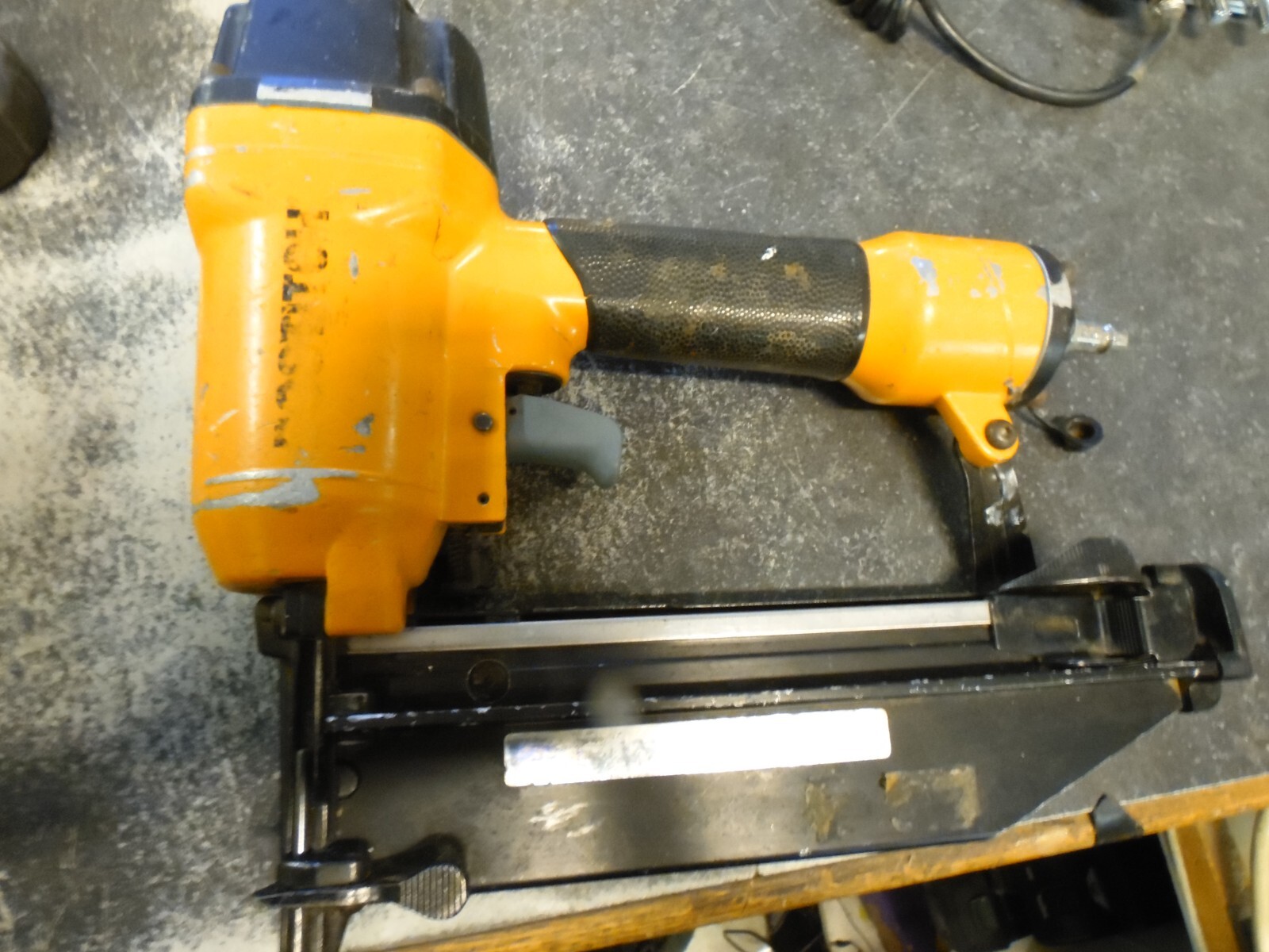 Bostitch 16Gauge Pneumatic Finish Nailer SB1664FN eBay