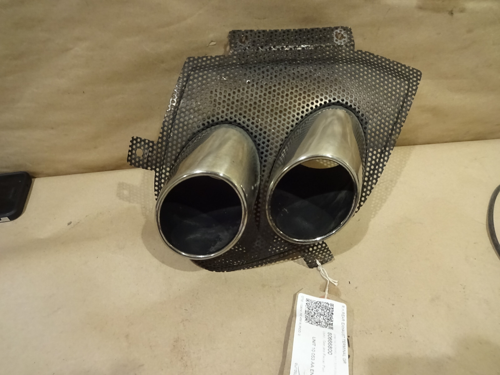 Ferrari California RH Rear Bumper Tail Pipes & Grille P/N 80666800
