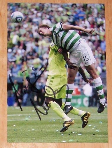 MILAN MISUN CELTIC PERSONALLY HAND SIGNED AUTOGRAPH PHOTO SOCCER - Picture 1 of 1