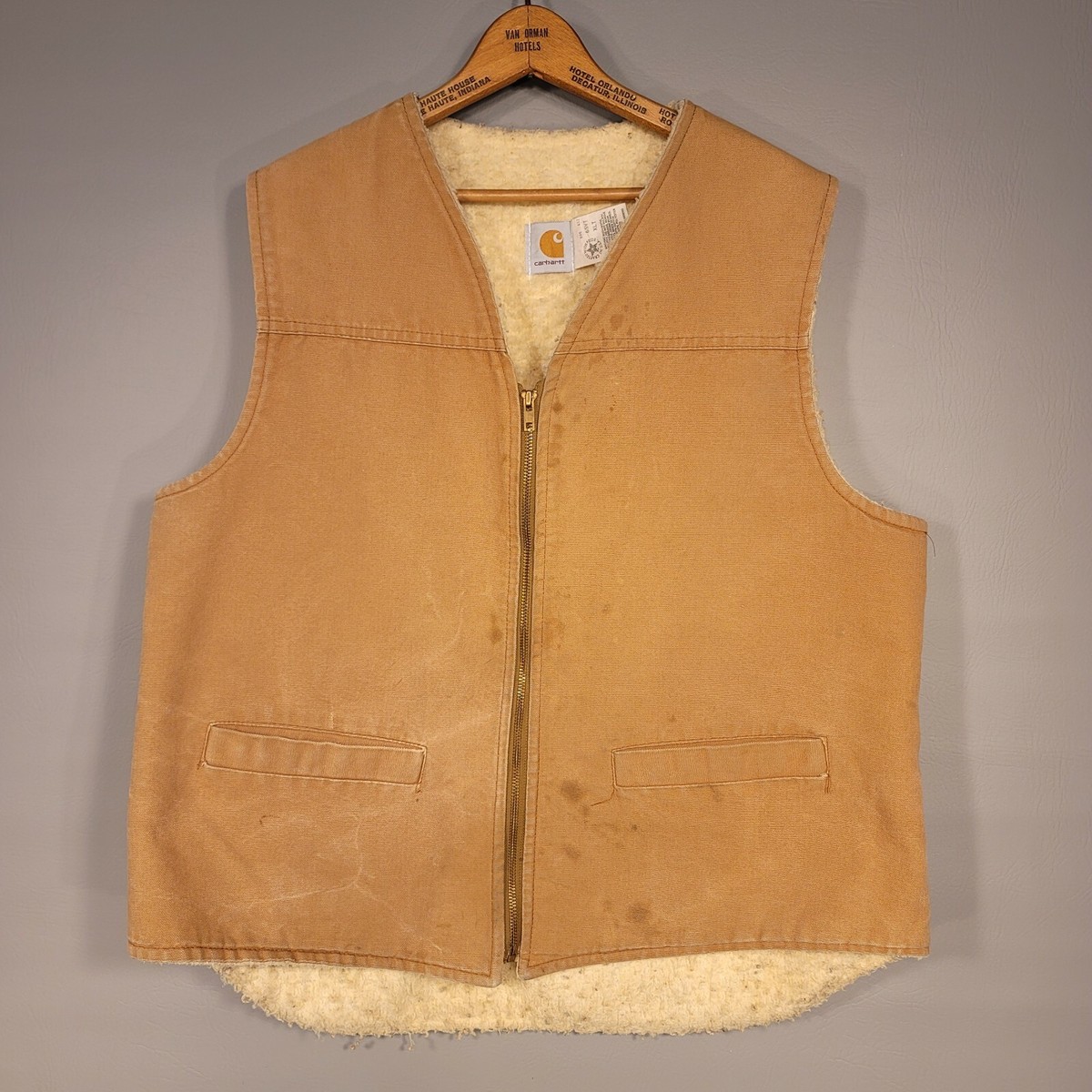 carhartt vest tobacco Men's Washed Duck Sherpa-Lined Mock-Neck | Dark Brown A woven Square Label completes the design. Carhartt WIP Classic Vest, Tobacco