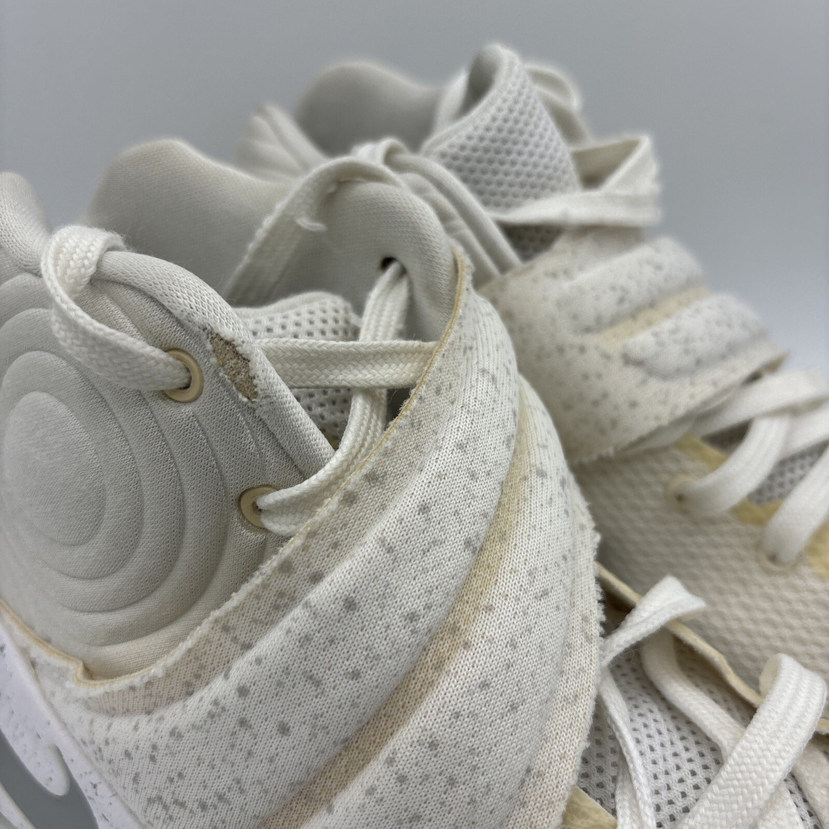 Men's Kyrie 2 White Metallic Silver Nike Basketball NBA Men's Kyrie 2 White Metallic Silver Nike Basketball NBA