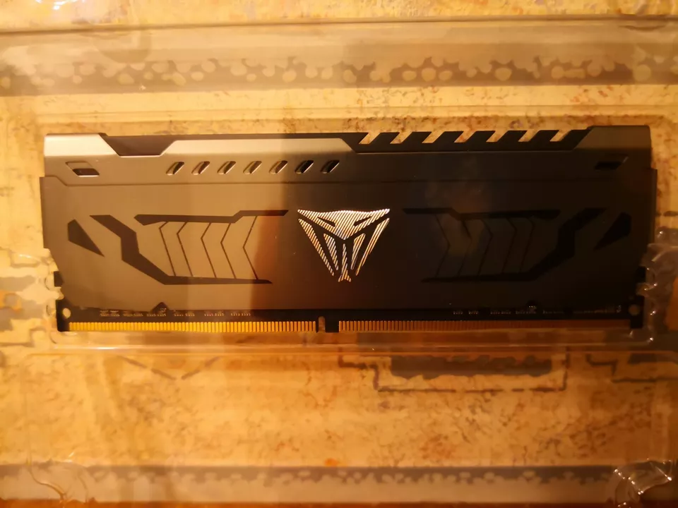 Patriot Memory Viper Steel DDR4 16GB (1 x 16GB) 3000MHz Module PVS416G300C6 - Image 2 of 4