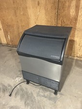 Scotsman CU1526SA-1A Ice Machine with Air Condenser 150lbs Per Day