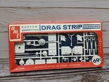 AMT Custom Competition Drag Strip Accessories Model Kit Parts