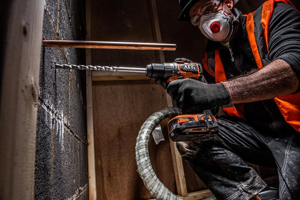 AEG BSB 18SBL2-0 Trapano a Percussione SubCompact 65 Nm Brushless 18V Solo Corpo - Immagine 3 di 4