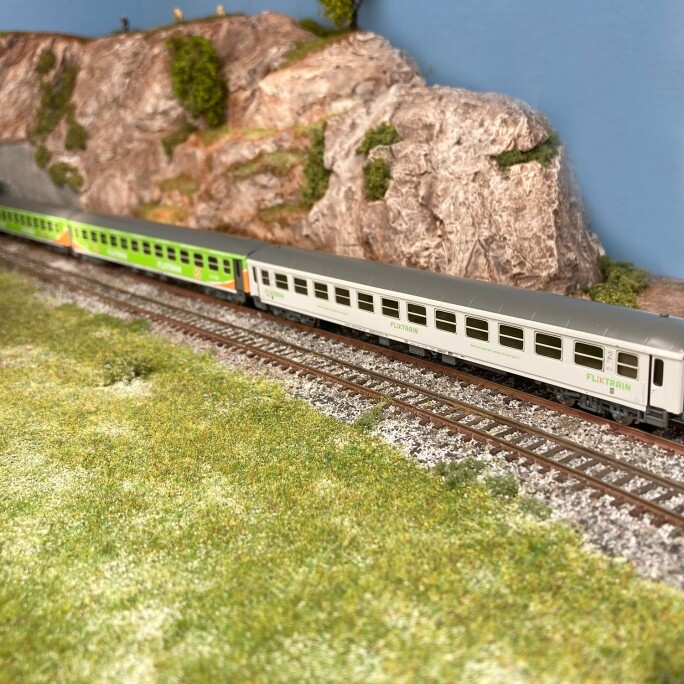 Voitures Bimz 264 Flixtrain Lemke LC95004 avec attelage court Époque VI N