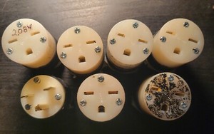 6 HUBBELL  CONNECTOR 15A 250V FEMALE- 1 LEVITON MALE