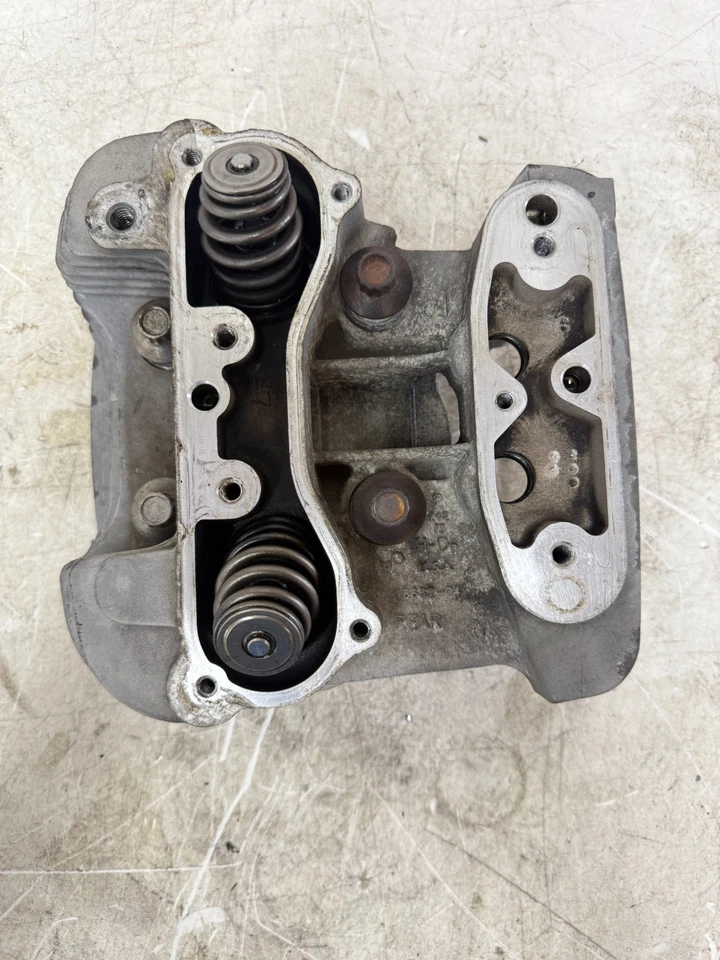 Harley Sportster 2005 OEM culatas traseras 16662-04 Foto 2 de 4