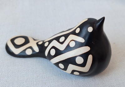 Chulucanas Ceramic Bird Peru Folk Art Pottery 5.5 L Signed Heber Paz
