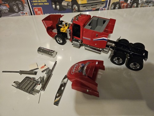 Red Peterbilt Model 379 Franklin Mint Damaged, For Parts Or Repair 1/32 Scale - Picture 18 of 20