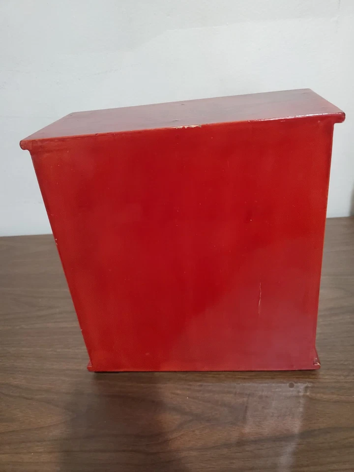 Caixa de joias de laca vermelha chinesa com cortiça Diorama Sense, Crain's - Imagem 3 de 4