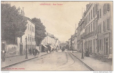54 LUNEVILLE - rue carnot (right folds)