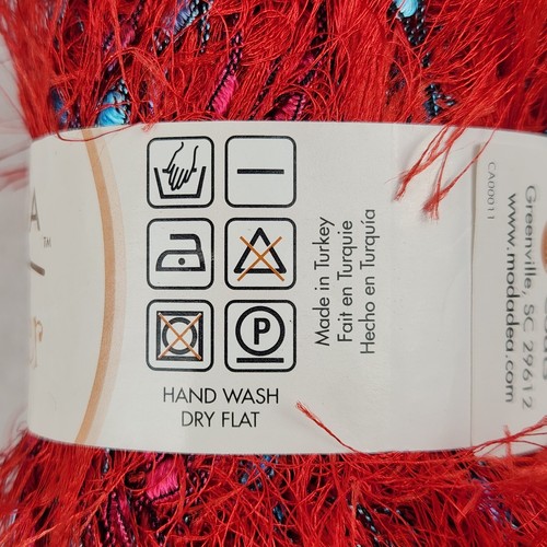 Moda Dea Fur Ever Yarn Red Hot 3926 Metallic Eyelash Lot of 10 Skein - Picture 7 of 8