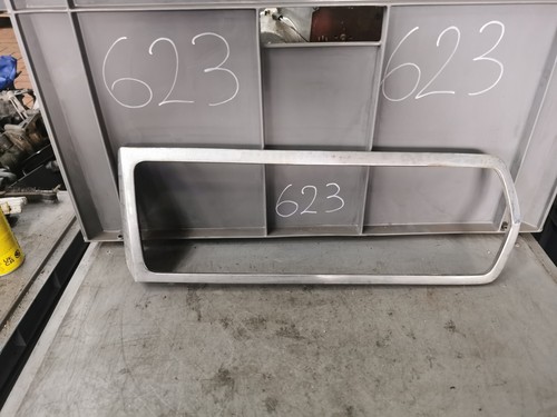 Original BMW 2500-3.3 E3 Heckleuchte Rücklicht Rahmen Chrom links 1350703