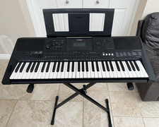 Yamaha PSR-E453 Keyboard and Stand