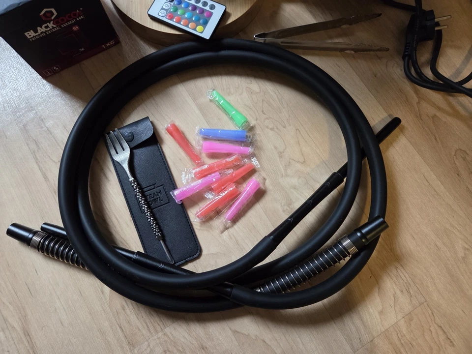 Shisha mit Zubehör: Kohlegrill, Tabakgabel, Mundstücke, Kohlezange, Beleuchtung - Bild 3 von 4