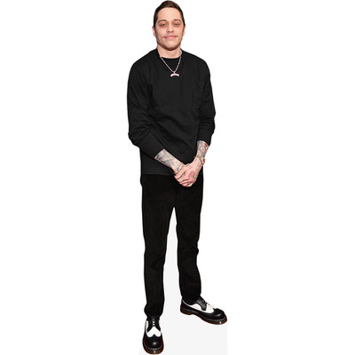Pete Davidson (schwarzes Outfit) Mini Size Cutout