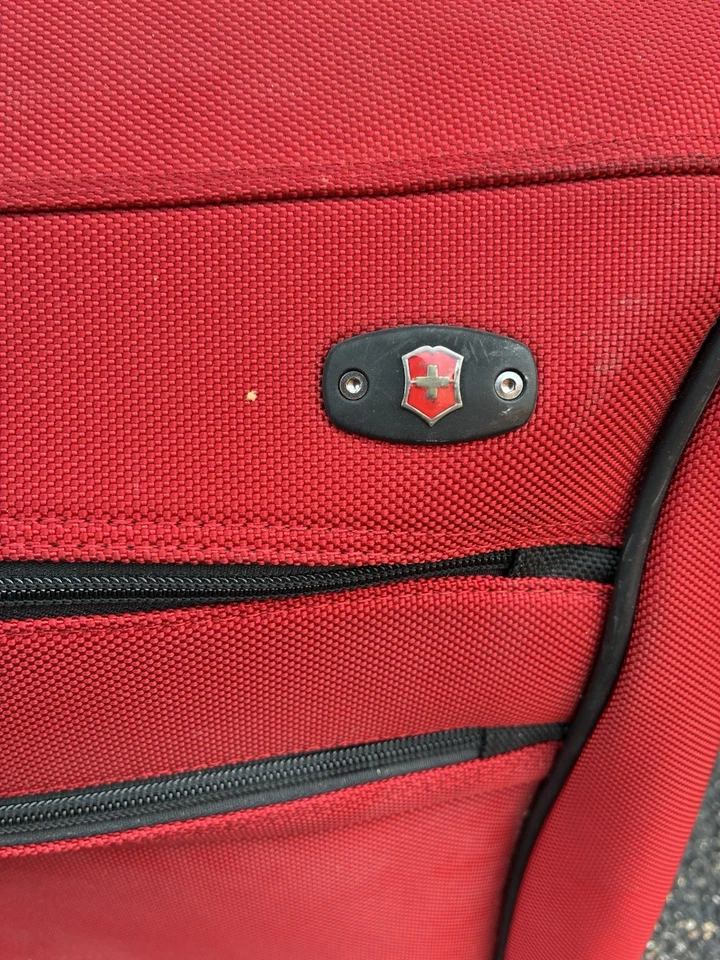 Victorinox Mobilizer NXT Deluxe Rojo 24"' Bolsa de Ropa con Ruedas Foto 2 de 4