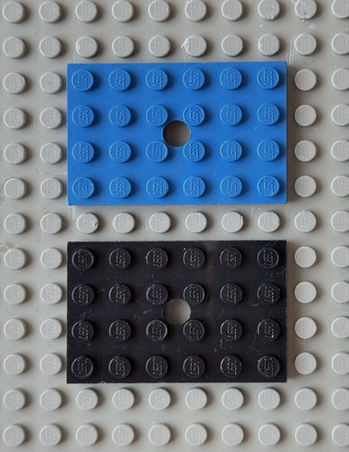 2 x LEGO # 5402 Platte 4 x 6 mit Loch Fahrgestell, Lenkrad Blau + Schwarz
