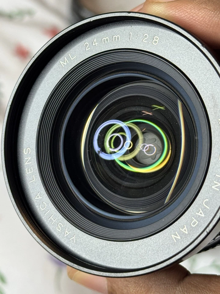 Yashica ML 24mm f/2.8 Wide Angle Prime Lens C/Y Mount Excellent condition - Image 4 of 4