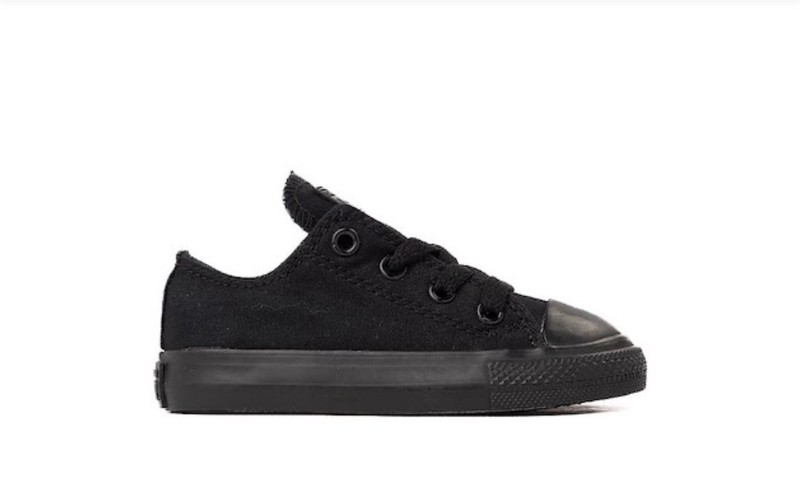 Classic Converse Low-Top Chucks for the younger courtsters. Size 4 Infant