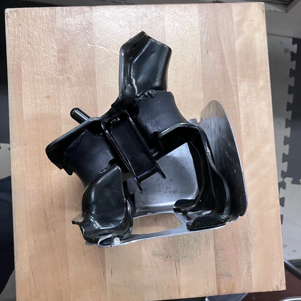 GM AC Delco 15829208 Motor Mount Genuine 2007-2013 Silverado 1500 Sierra 1500 - Image 4 of 4