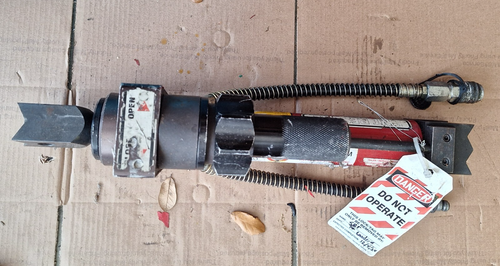 TNT Rescue System Tool. Rescue R-Serie Ram zur Reparatur