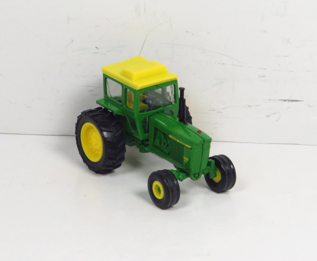 2001 Toy Farmer Show ERTL John Deere 4520 Tractor Wide 2WD Cab