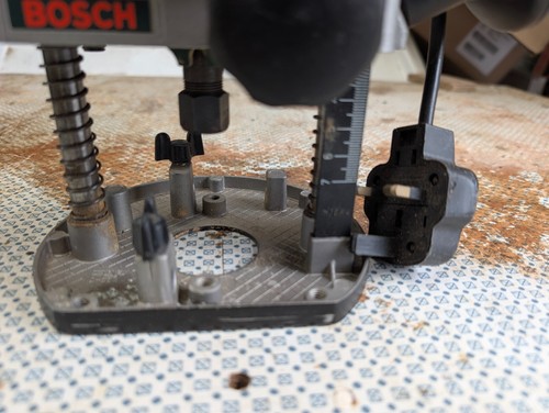 Bosch POF 500 A 1/4” Plunge Router 240V 500w - Picture 3 of 5