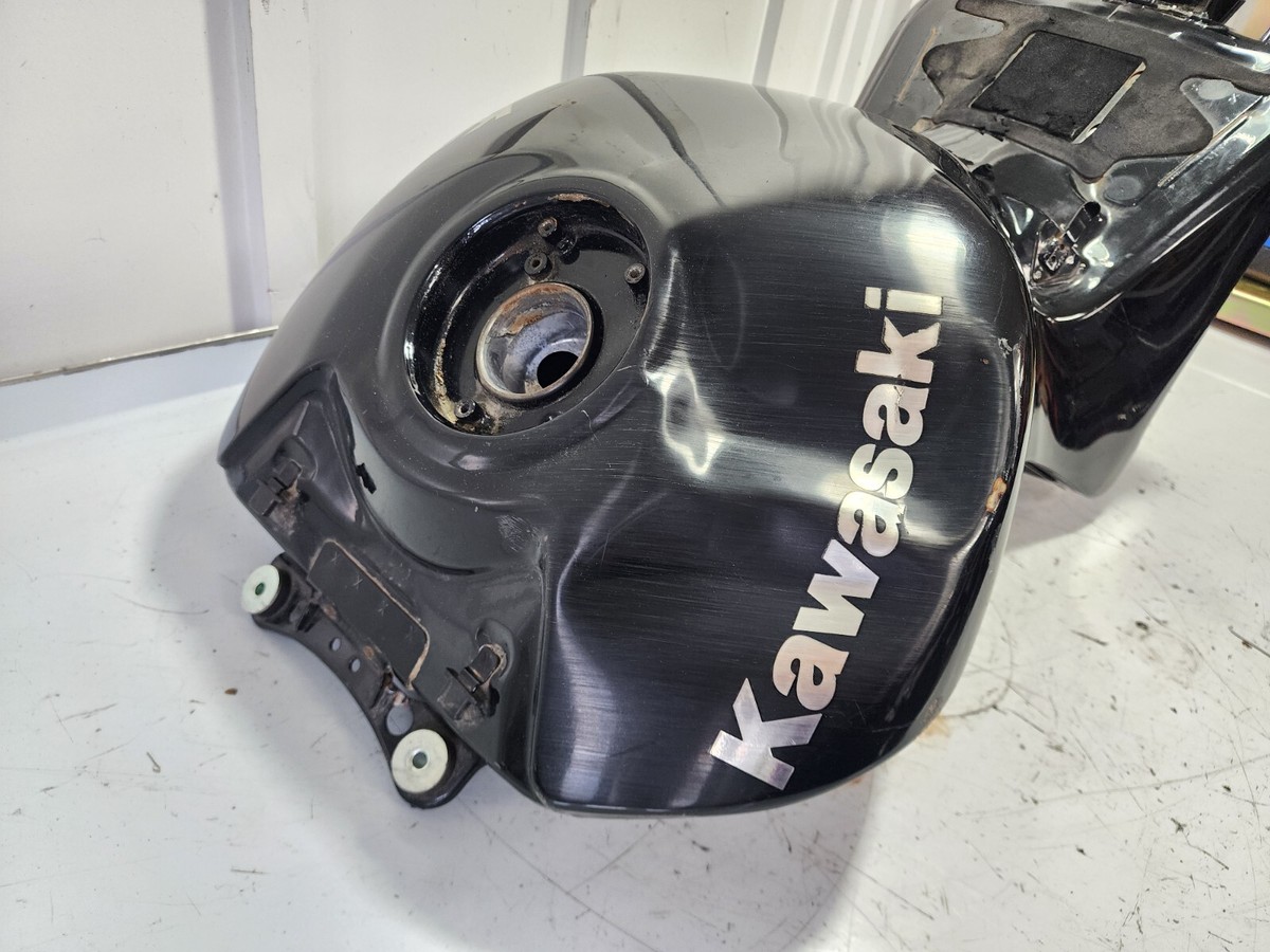 2006-2011 Kawasaki Ninja ZX14 ZX14R Gas Tank Fuel Tank 2006-2011 Kawasaki Ninja ZX14 ZX14R Gas Tank Fuel Tank