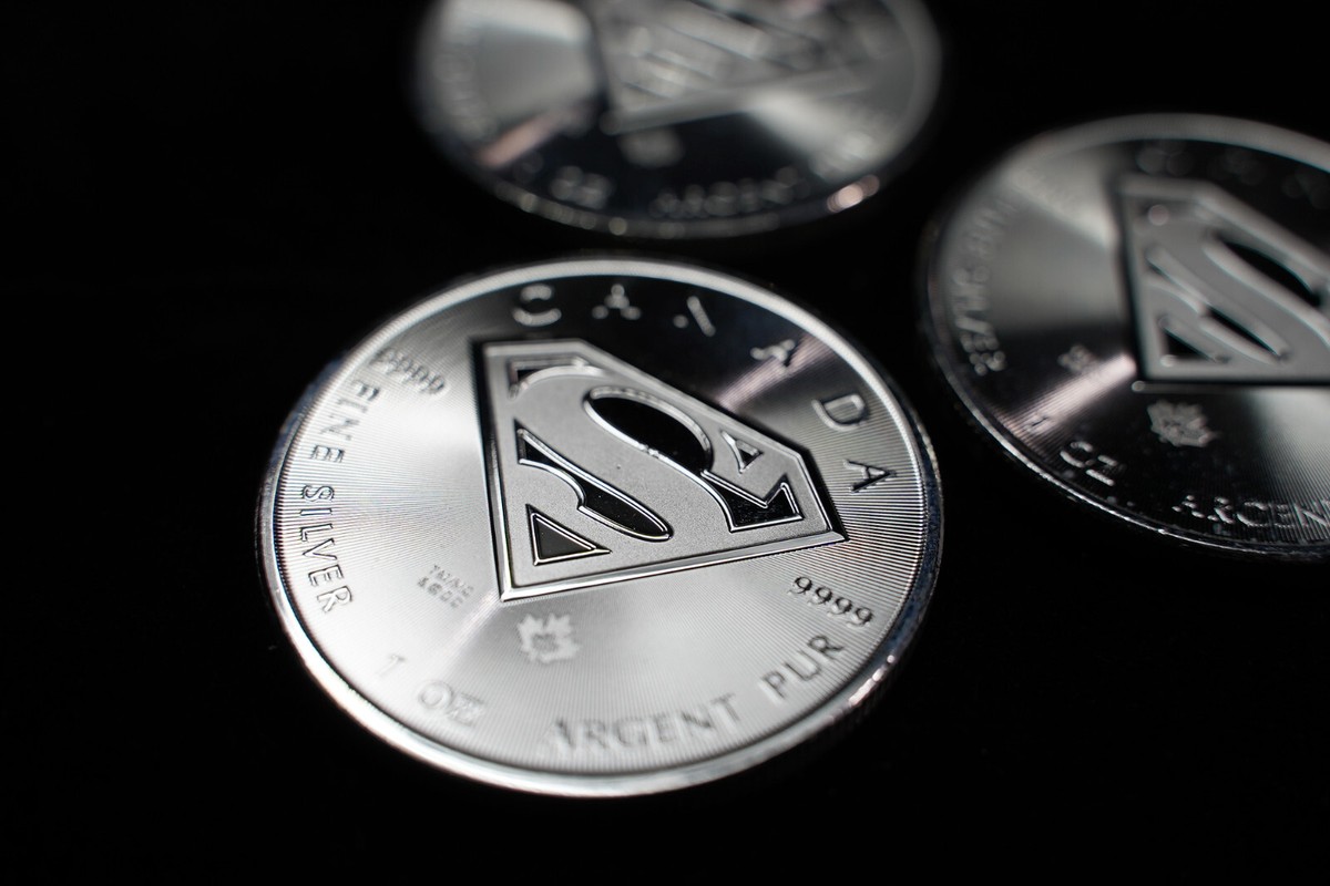 2016 Canadian Superman 1 troy ounce .9999 fine silver coin C484 | eBay