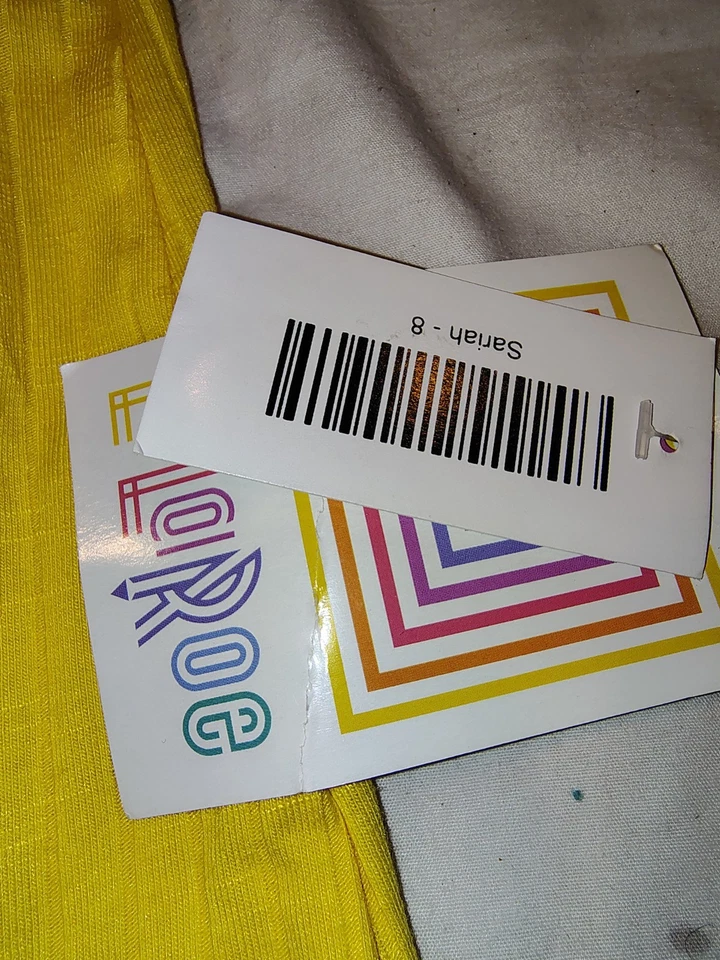 Suéter Plumero LuLaRoe Niños Sariah Talla 8 NUEVO CON ETIQUETAS NUEVO Amarillo Sólido Foto 3 de 4