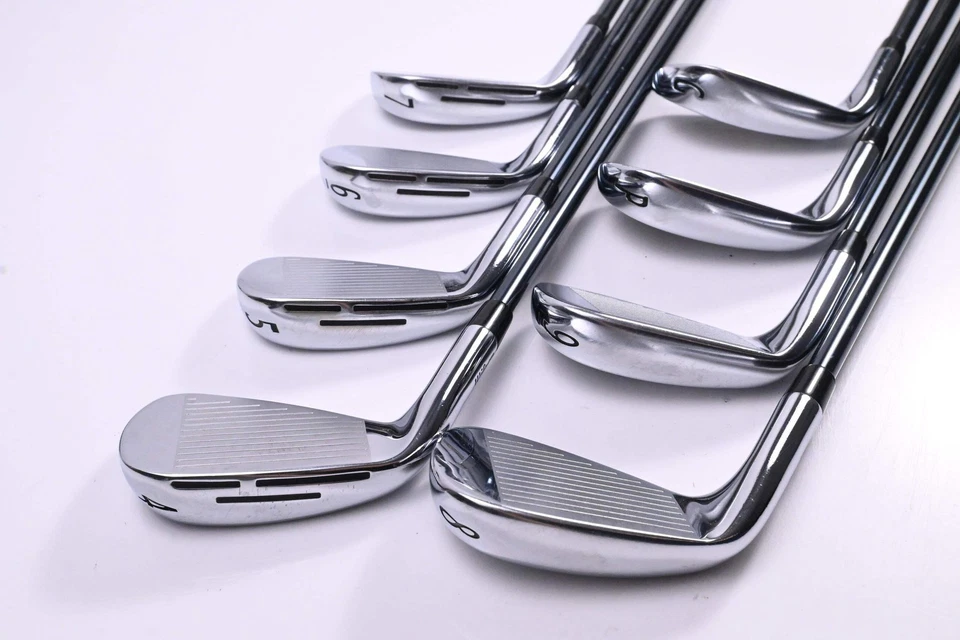 Wilson D9 Forged Irons / 4-PW+GW / Regular Flex UST Mamiya Recoil Dart 75 Shafts - Image 4 of 4