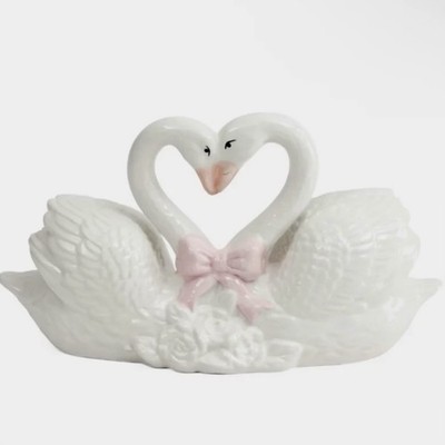 NWT Shabby Chic Valentine's Day Ceramic White Swan Heart with Coquette Pink Bow