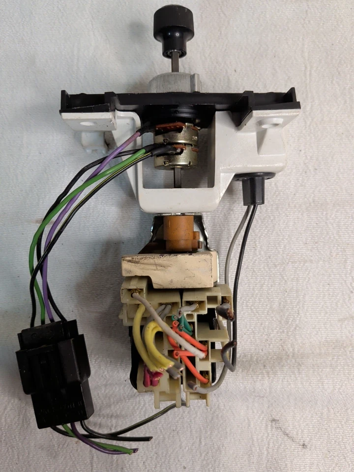 Cadillac Deville Eldorado Seville Sentinel 1977-1979 faro tablero interruptor bisel Foto 3 de 4