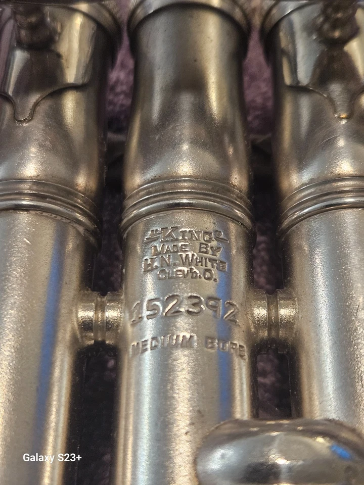 Corneta de plata satinada King Master 1930-1935 Foto 3 de 4