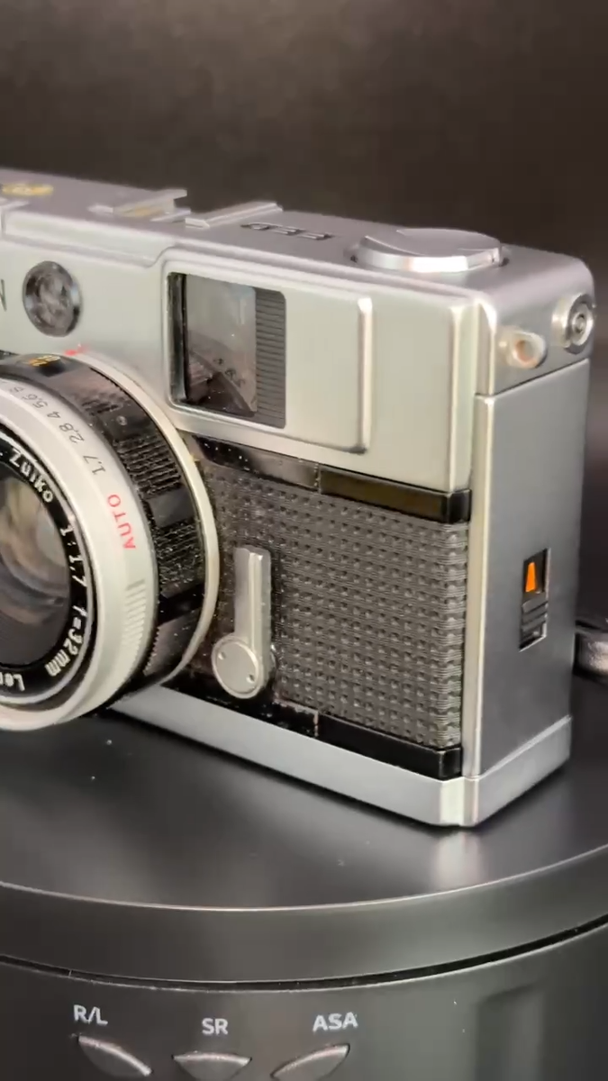 Olympus PEN EED 35mm Half Frame Film Camera 32mm f/1.7 From JAPAN