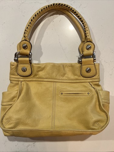 Bolso de hombro grande B Makowsky de cuero amarillo para mujer 14x10x5,5 - Imagen 2 de 4