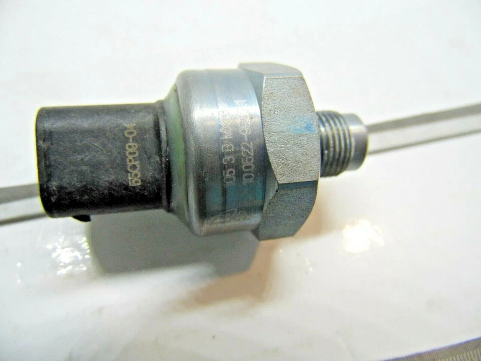 100522-99621 SENSOR DE CONTROLE DE ESTABILIDADE DE FLUIDO DE FREIO ORIGINAL ATE 10052299621 - Imagem 2 de 4