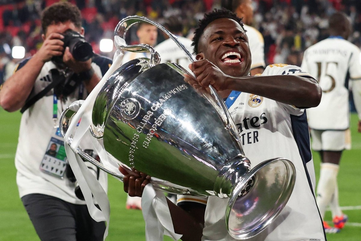 【新品未使用】 レアル・マドリード ÖZIL 10 adidas公式ユニフォーム レアルマドリード 25-26 アウェイ 半袖 ユニフォーム No.10 モドリッチ