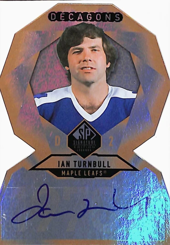 2020 SP Signature Edition Legends #DC-26 Ian Turnbull Decagons Gold Auto Leafs - Image 3 of 4