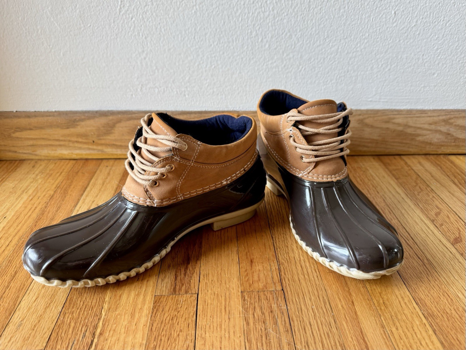 Tommy Hilfiger Womens Size 7 Duck Ankle Boots for Rain and Snow