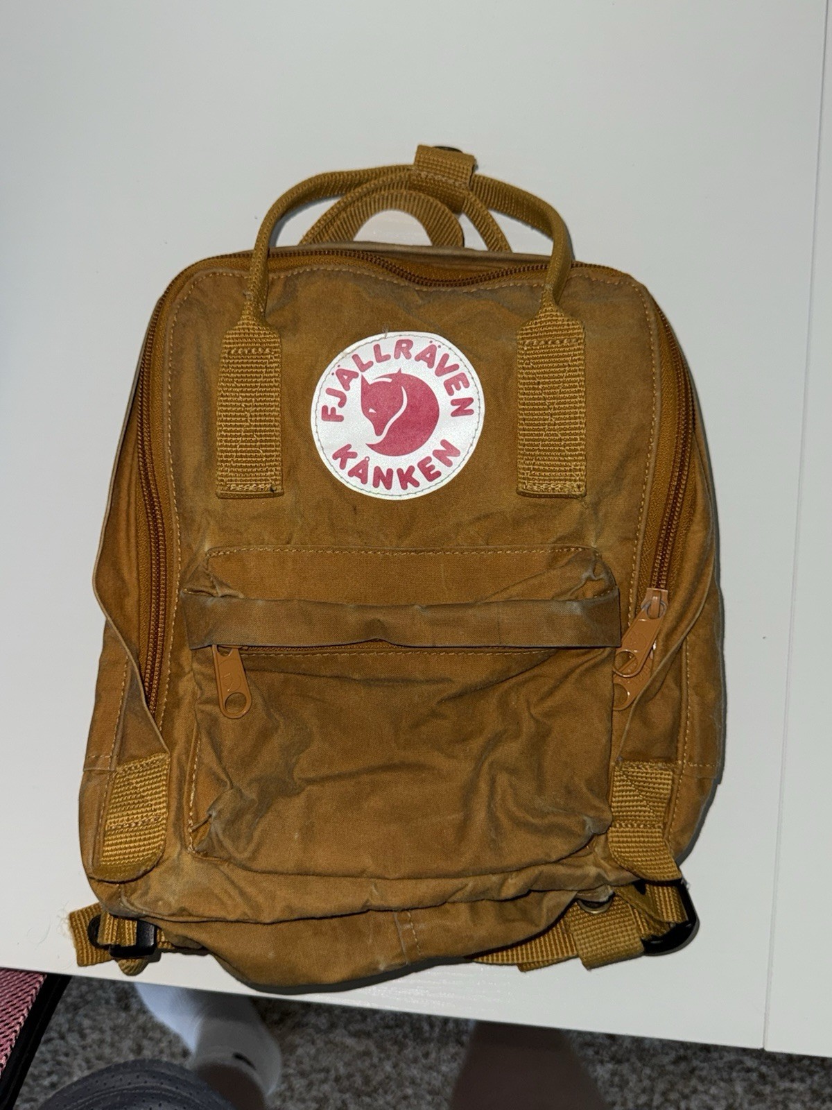 Mini Mochila Fjallraven Kanken Ocre Exterior Camping Senderismo Mochila Amarilla