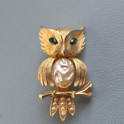 Vintage JJ Signed Gold Owl Brooch with Imitation Pearl and Rhinestone Accents