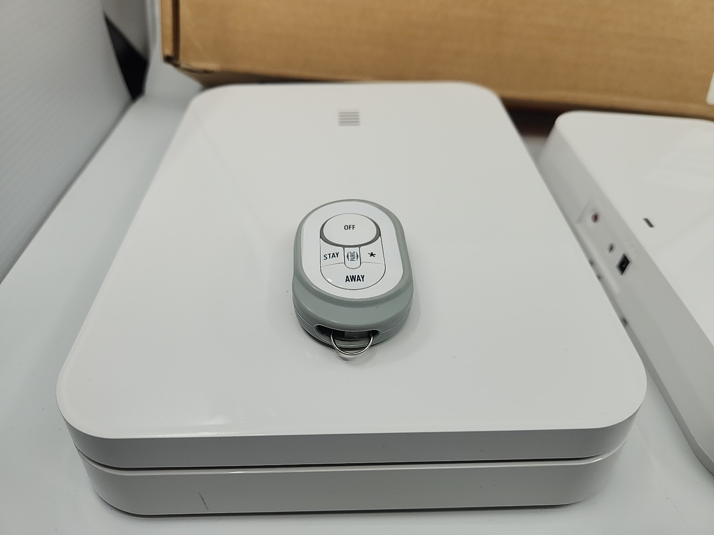 LIFESHIELD HOME SECURITY SYSTEM S30 STATION, SPR1R0 -28 Power Supply, 2 REMOTES