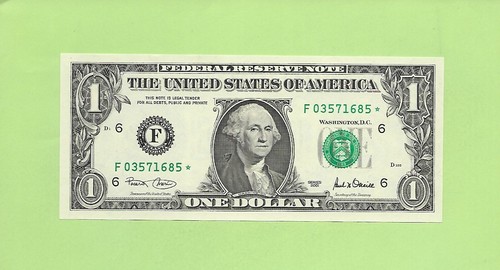 2001* ..UNCIRC $1 F 0357 1685 * .... 2001 $1 F-* BILLETE ESTRELLA FRN