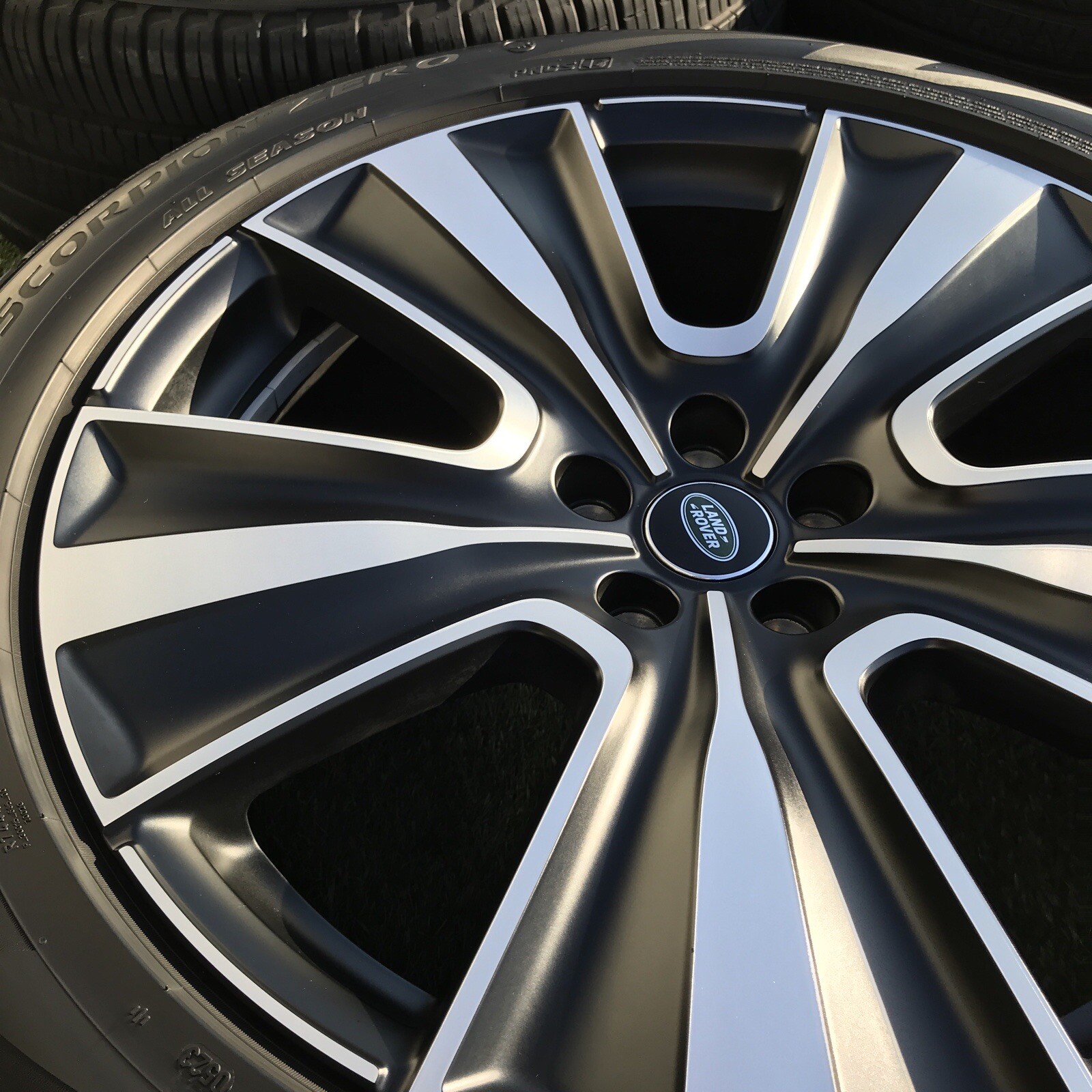22 RANGE ROVER SV 2023 STOCK FACTORY RIMS TIRES RARE SET 4 LAND ROVER ...