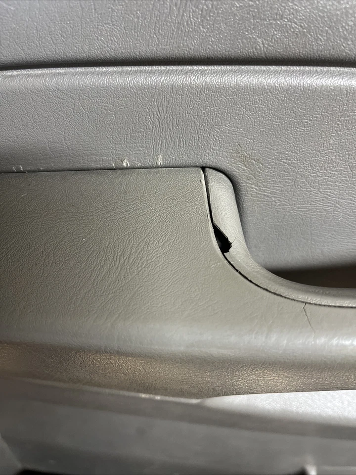 GMC VAN SAVANA 2500 2003-2015 panel de moldura de puerta del conductor delantero gris oscuro Foto 3 de 4