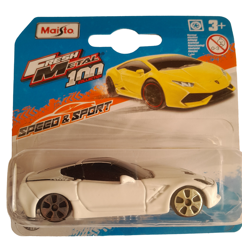 Maisto 2014 Chevrolet Corvette Stingray White 1:64 Scale 3