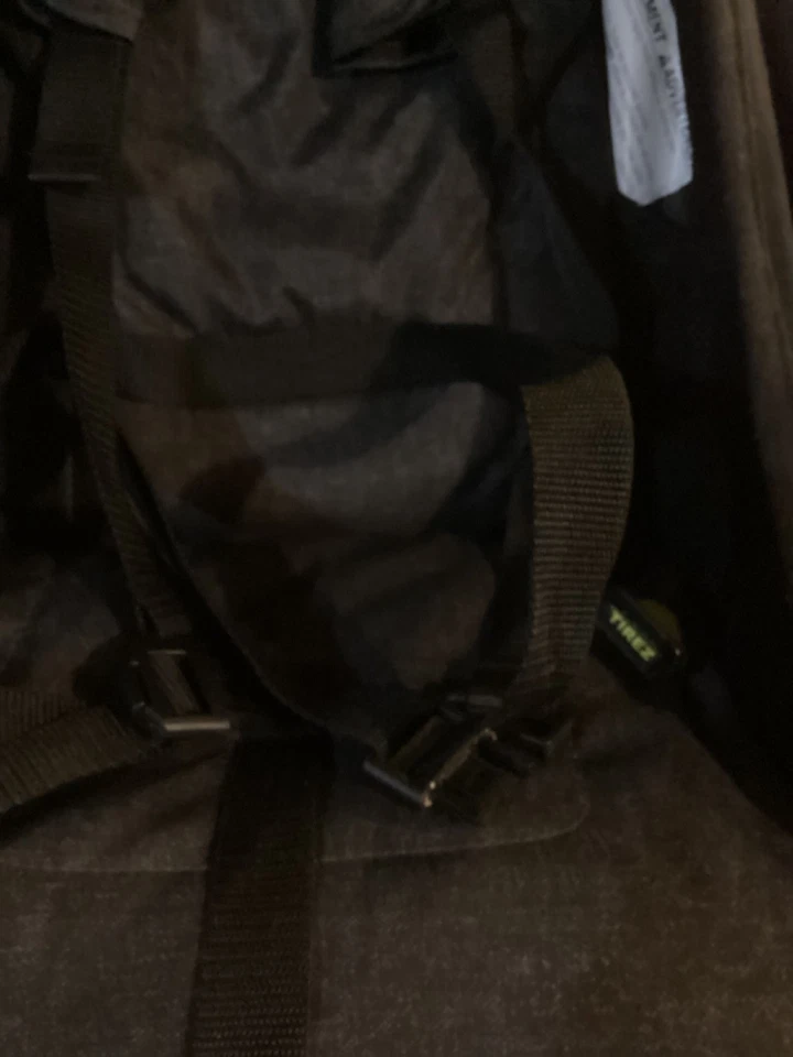 Evenflo Double Stroller Aero2 Ultralightweight in Very Good Condition - Image 3 of 4